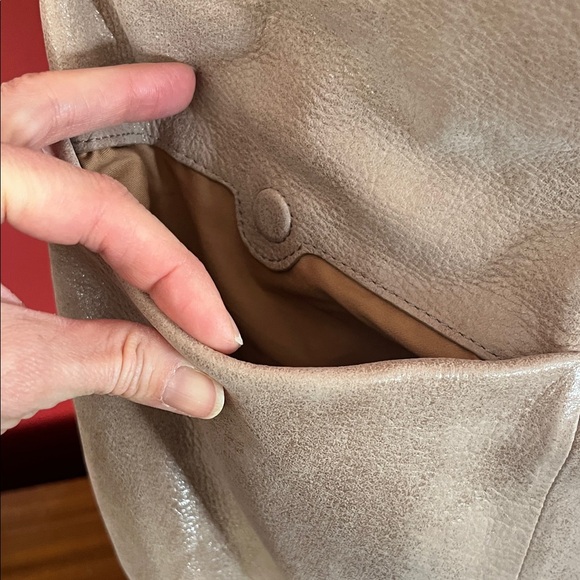 Like new Tan Suede Hobo Shoulder Bag - Picture 4 of 16